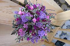 Dekorácie - Sušená kytica s fialovými ružami - 16298682_