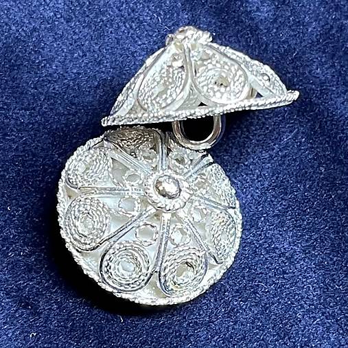Materiál ručne robený - Strieborný filigránový gombík spod Bradla - 16305557_