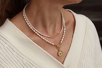 Náhrdelníky - Perlový náhrdelník s medailónom - 16309956_