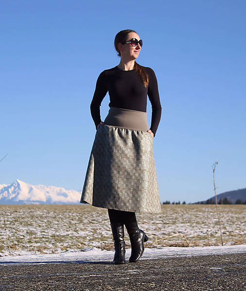  - Trojštvrťová sukňa béžové káro (XL (obvod bokov 106 - 110 cm)) - 16310160_
