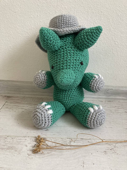 Hračky - HROCH-háčkovaný fešák - 16311247_