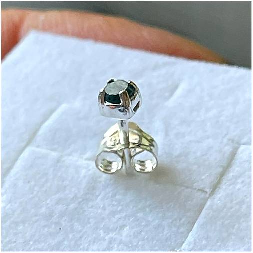 Blue Diamond Ag925 Stud Single Earring / Single náušnica s modrým diamantom A0023