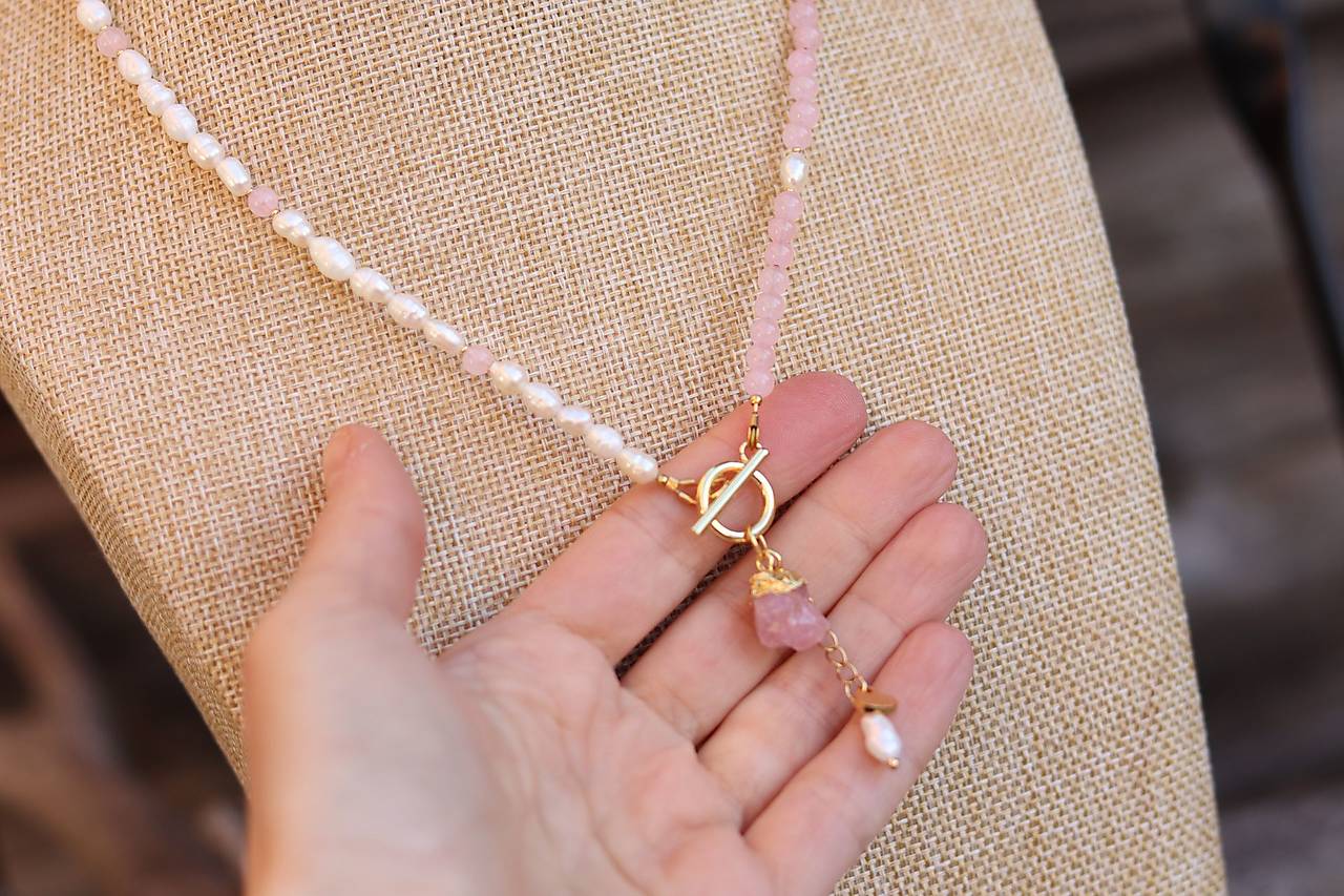 Náhrdelník - prírodné perly a ruženín