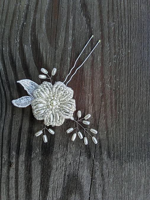 Ozdoby do vlasov - Ivory vlásenka - vyšívaný kvet  - 16320927_