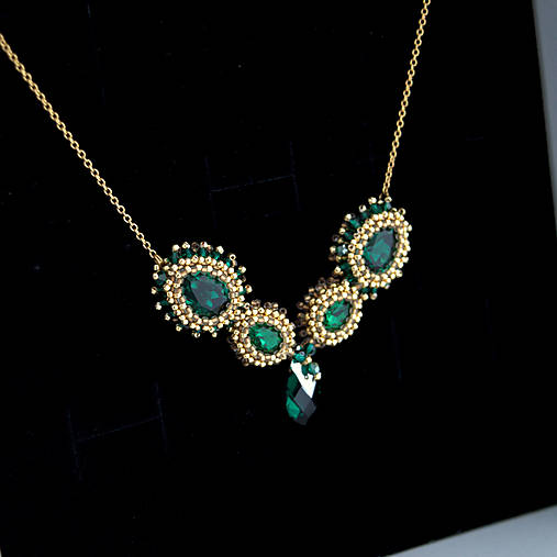Smaragdovo zlatý náhrdelník