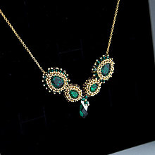 Náhrdelníky - Smaragdovo zlatý náhrdelník - 16320391_