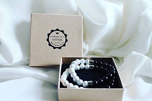 Black and White _partnerské _iniciálka