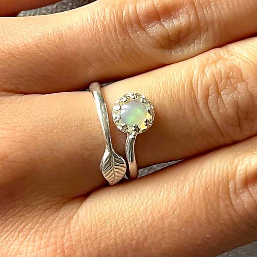 Leaf Natural Ethiopian Opal Ring Ag925 / Strieborný prsteň s welo opálom E002