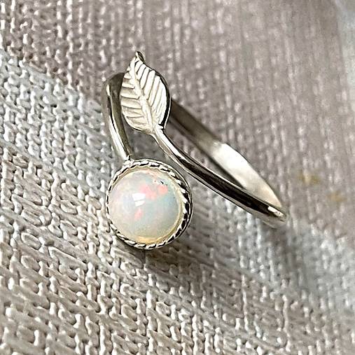 Leaf Natural Ethiopian Opal Ring Ag925 / Strieborný prsteň s welo opálom E002