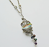 Náhrdelníky - Drôtovaný náhrdelník Odraz svetla - 16324064_