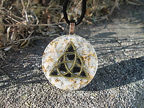 Náhrdelníky - Org.šperk ,,Triquetra meditace " - 16324070_