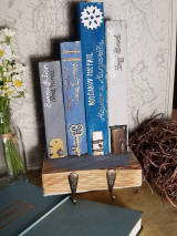 Dekorácie - Vešiaky na kľúče pre milovníkov kníh (Modrá) - 16325769_