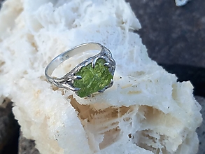 Prstene - prsteň s olivínom - 16328606_