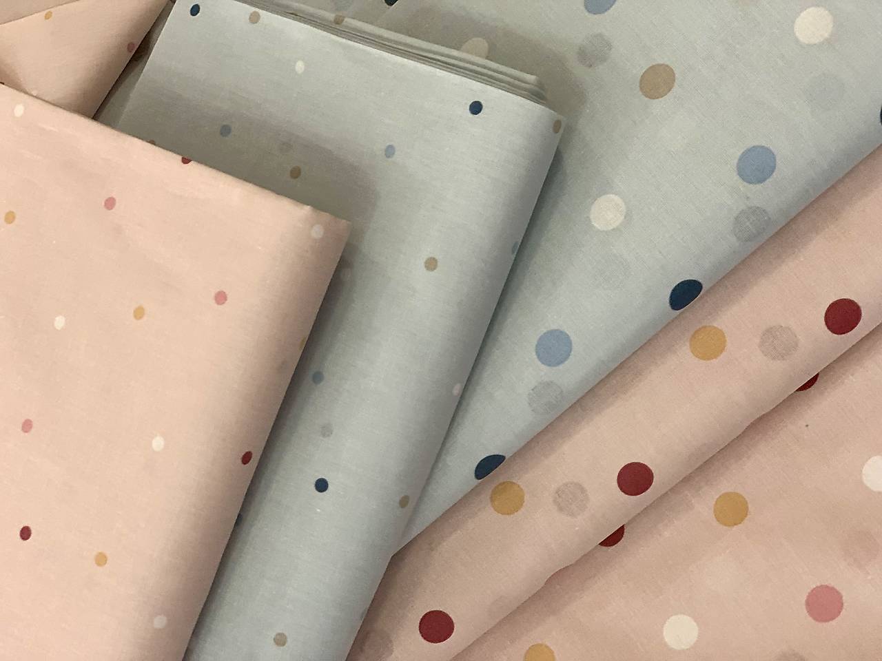 ❤️100% BAVLNA FRANCÚZSKO ❤️VESELÉ GULIČKY NA PASTELOVYCH FARBÁCH ❤️