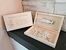 Papiernictvo - Drevena darčeková krabička na ruženec a na peniaze k 1. Svätému prijímaniu s kalichom - 16328245_