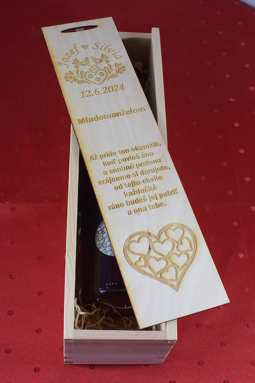 Úložné priestory & Organizácia - Drevená krabička na víno s venovaním 5 - 16327806_