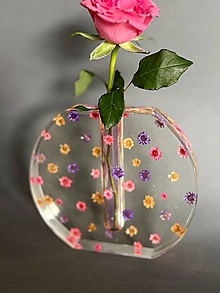 Dekorácie - Priehľadná váza s kvetmi “Kvietkovaná” - 16329959_