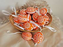 Dekorácie - Oranžovo-biele madeirové kraslice na zavesenie - 16333128_