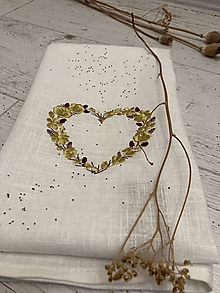 Úžitkový textil - Valentínska BIELA Ľanová utierka ,,zlaté SRDCE" - 16333660_