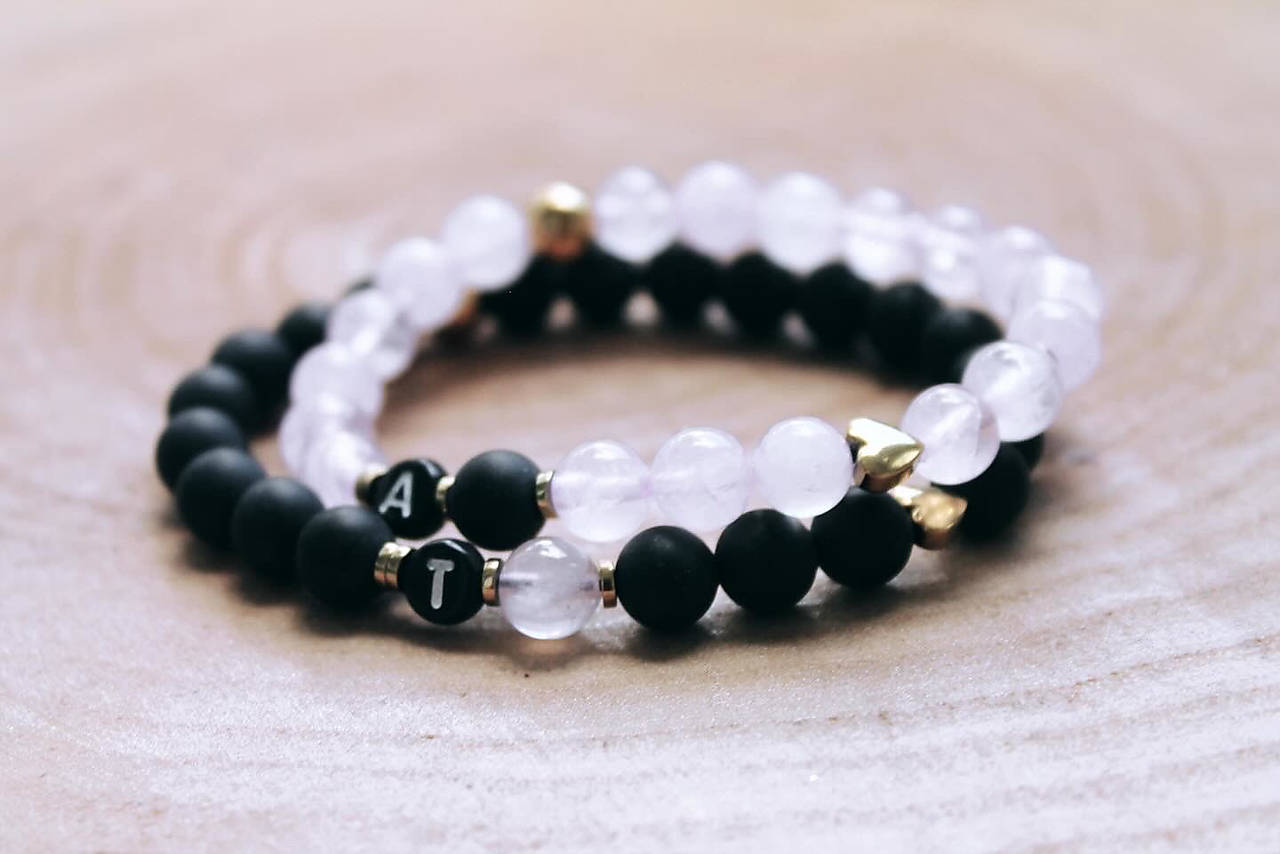  FEELING LOVE s iniciálkami