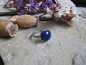 Prstene - Prsteň s minerálom - chirurgická oceľ (s lapis lazuli, č. 3858) - 16336547_