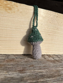 Náhrdelníky - háčkovaný náhrdelník houbička (Zelená) - 16335631_