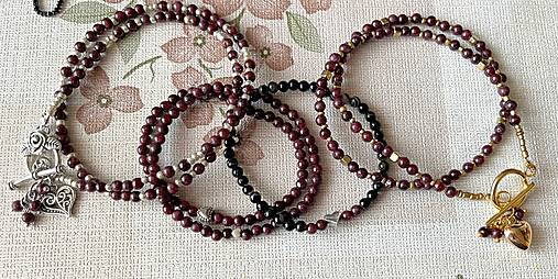 Heart Garnet Bracelet / Elastický náramok granát, srdce E011 (achát + granát)