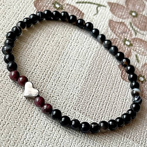 Heart Garnet Bracelet / Elastický náramok granát, srdce E011 (achát + granát)