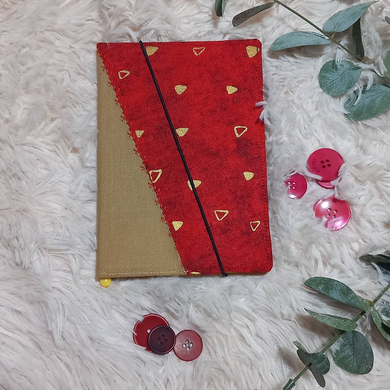 Diár  na rok 2026 TÝŽDENNÝ (Červeno - zlatá)