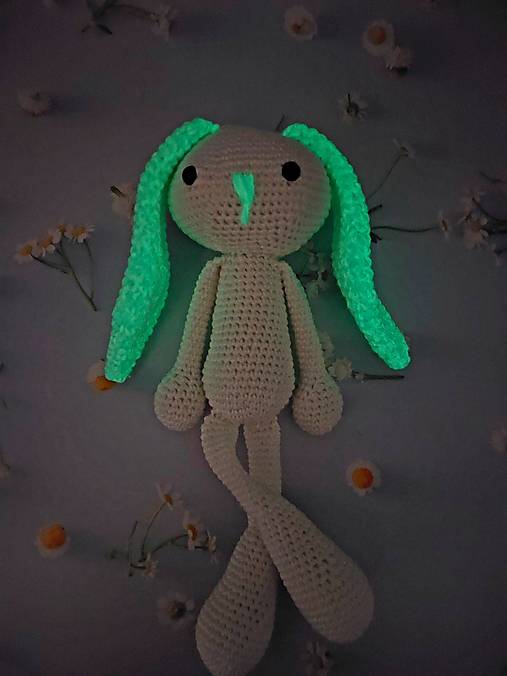 Zajko so svietiacimi uškami