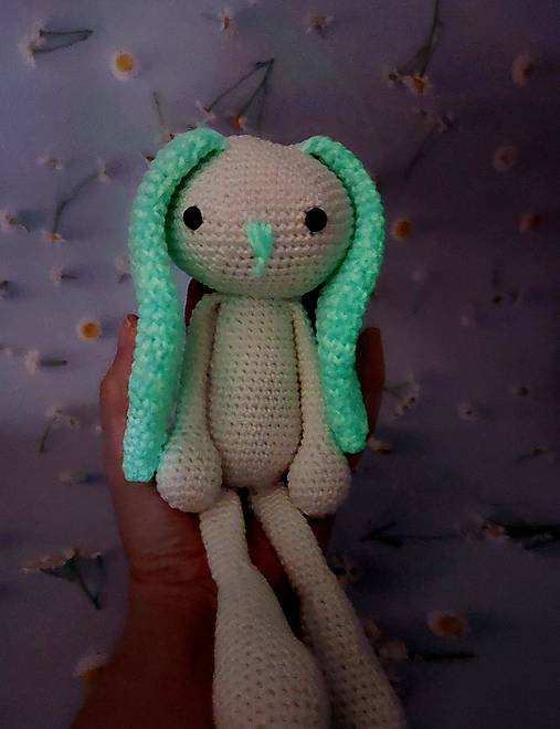 Zajko so svietiacimi uškami