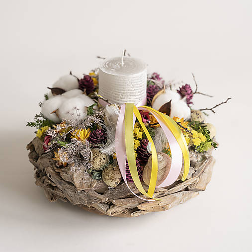 Dekorácie - Pestrý jarný aranžmán so sušených kvetov, bavlny a papradia - 16341809_