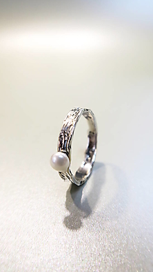 Prstene - Prsteň s riečnou perlou KÔRA - 16340434_