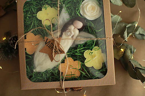 Darčeková krabička so sviečkami a plsteným anjelom