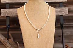 Náhrdelníky - Perlový náhrdelník s príveskom Keshi perly - 16340456_