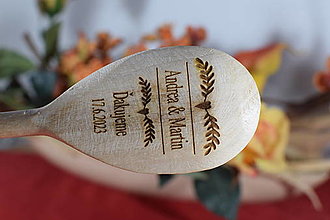 Príbory, varešky, pomôcky - Drevená vareška gravírovaná vypaľovaná darček svadobčanom 16 - 16339521_