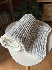 Detský textil - Ručně pletená žinylková deka pro miminko - pruhovaná - 16344208_