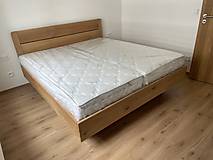 Nábytok - Dubová levitujúca posteľ s úložným priestorom - 16343130_