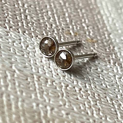 Natural Brown Diamond Ag925 Stud Earrings / Náušnice s hnedým diamantom A0023