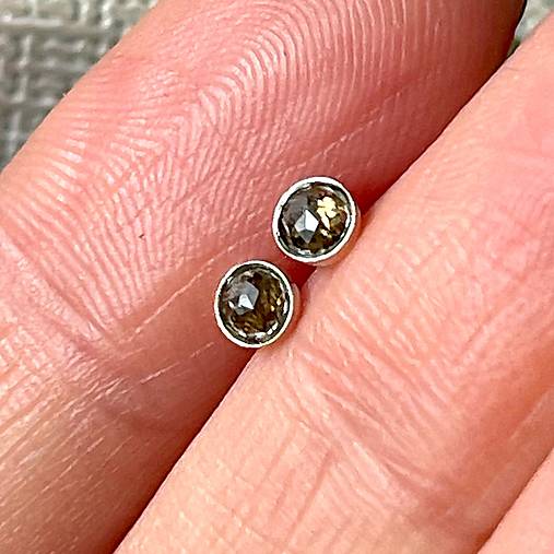 Natural Brown Diamond Ag925 Stud Earrings / Náušnice s hnedým diamantom A0023