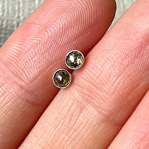 Natural Brown Diamond Ag925 Stud Earrings / Náušnice s hnedým diamantom A0023