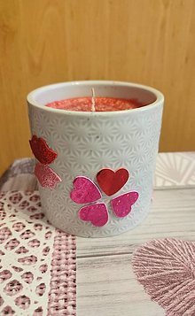 Sviečky - Sviečka červená Valentín v keramike veľmi dlho horí - 16349131_