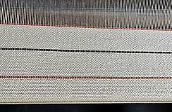 Úžitkový textil - Svetlo béžový koberec s hnedým a oranžovým prúžkom - 16353087_