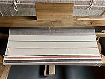 Úžitkový textil - Svetlo béžový koberec s hnedým a oranžovým prúžkom - 16353089_