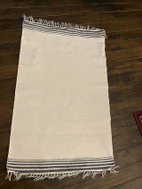 Úžitkový textil - Svetlo béžový koberec s hnedými prúžkami - 16353152_