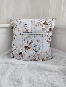 Úžitkový textil - Vankúš na čítanie alebo plyšové hračky  (hnedé kvety na bielej) - 16358567_