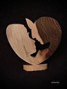 Sochy - Zamilovaní-orechové drevo - 16360191_