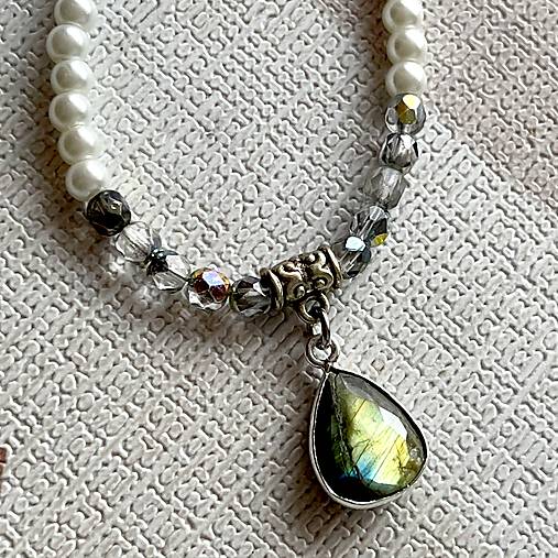 Labradorite and Glass Pearls Necklace / Náhrdelník labradorit, voskované perly, sklenené korálky E018