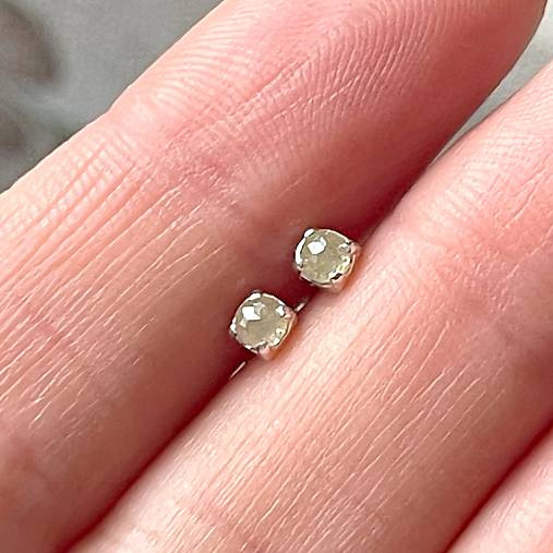 Ivory Diamonds Ag925 Stud Earrings / Náušnice s diamantmi E018