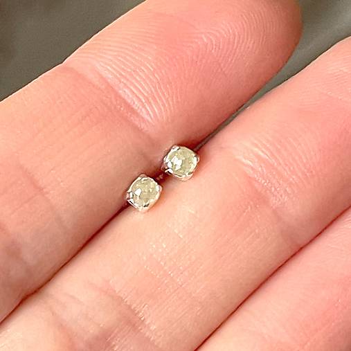 Ivory Diamonds Ag925 Stud Earrings / Náušnice s diamantmi E018